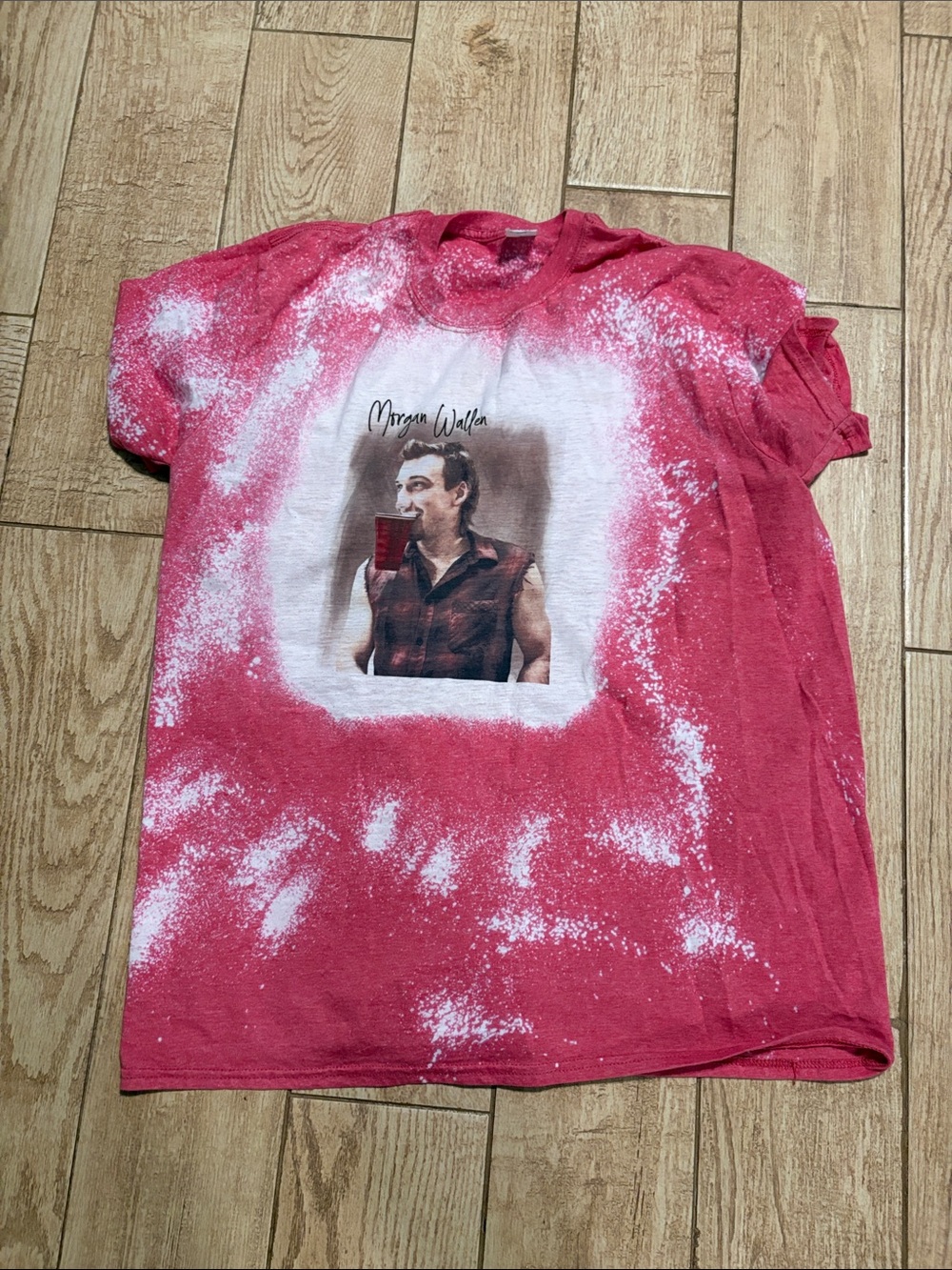 Morgan wallen Short-Sleeve Graphic Tee in Faded Red